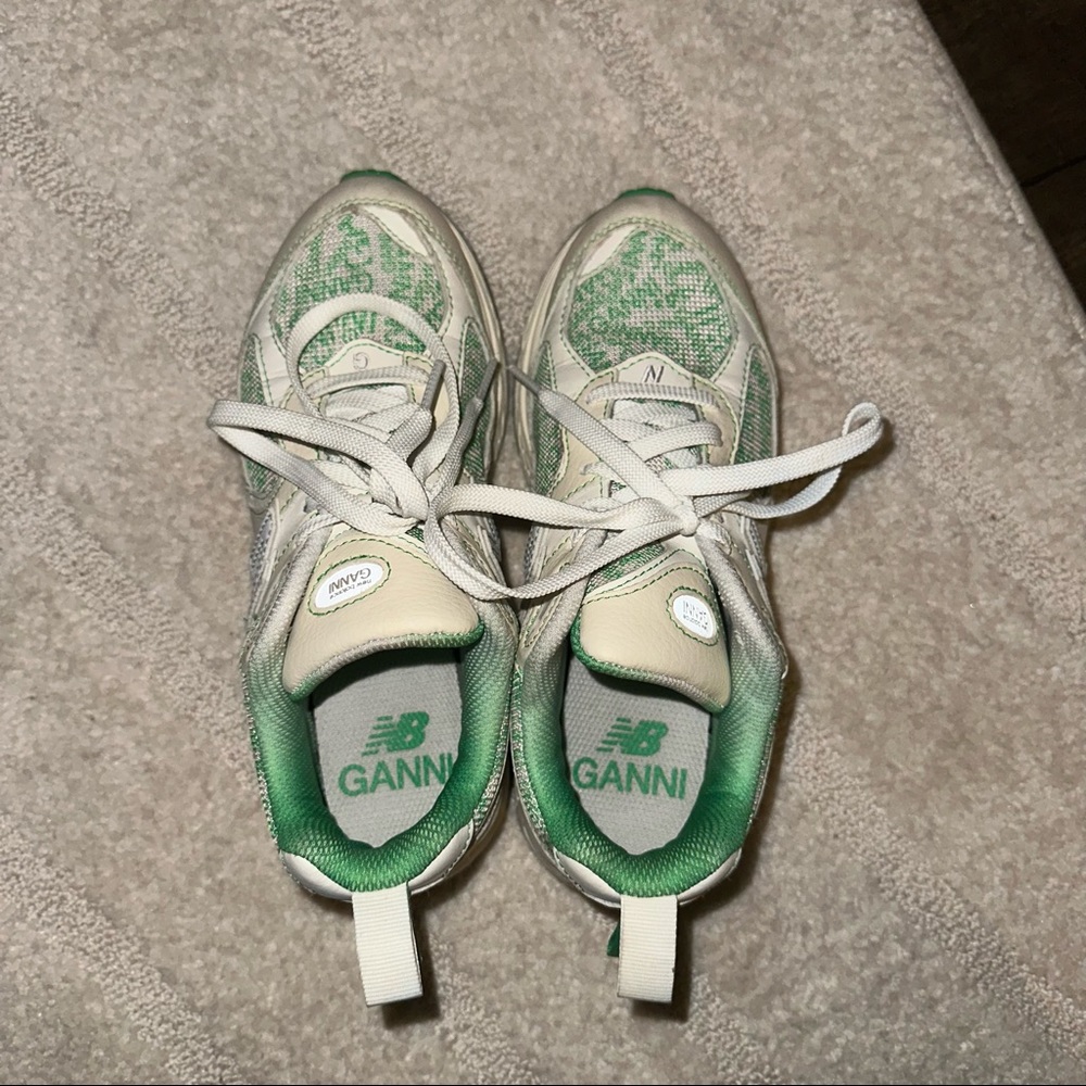New Balance 2002R × Ganni Turtledove 2022 - Picture 6 of 8